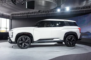 Mitsubishi Destinator: The Commercial Version of DST Concept Set for Official Launch - image 5