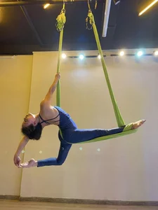 Meet the Youthful 70-Year-Old Grandmother Defying Aging with Stunning Visuals - image 4