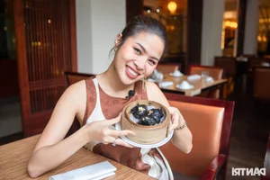 Luxury Dining: How This 20-Year-Old HCMC Restaurant Elevates Dim Sum with Abalone and Gold Leaf - image 10