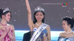 Miss World Vietnam Second Runner-Up Sparks Controversy and Beauty Comparisons Online - image 2
