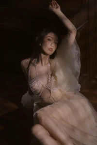 YiTuYu Art Language Vol.10548: A Visual Journey with Guo Rong Di Hai Jiao - image 3