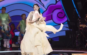 Nhu Quynh and Ho Van Cuong Mesmerize Fans in First Duet - image 2