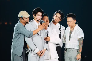 The 'Anh Tai' Ignite the Stage: Highlights from the Explosive Concert Day 5 - image 13