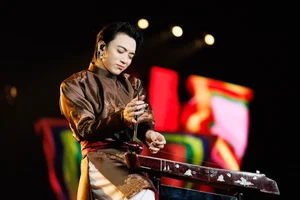 The 'Anh Tai' Ignite the Stage: Highlights from the Explosive Concert Day 5 - image 19