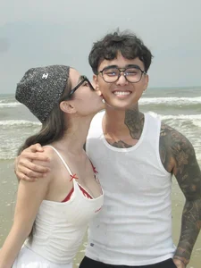 Vietnamese Singer Dat G Announces Marriage to Single Mother Cindy Lu - image 0