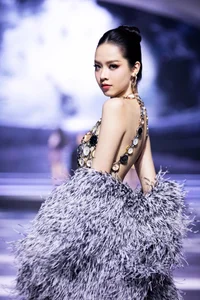 Supermodel Thanh Hang Showcases 1.12m Legs in Designer Fashion - image 3