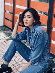 Dinh Y Nhung's Youthful Real-Life Style: Beyond the Screen of 'We Must Be Happy' - image 6