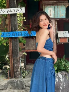 Dinh Y Nhung's Youthful Real-Life Style: Beyond the Screen of 'We Must Be Happy' - image 8