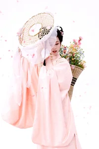 Stunning Ancient Chinese Costume Beauties That Look Like They Stepped Out of a Painting - image 6