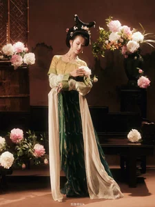 Stunning Ancient Chinese Costume Beauties That Look Like They Stepped Out of a Painting - image 8