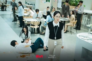 Style Guide: How to Wear Wide-Leg Pants Like Park Min Young - image 3
