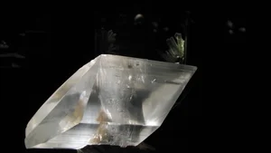 The Ethereal Beauty of Selenite: The Moon Crystal Mineral - image 6