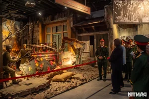 Diplomatic Heritage: President of Burundi Visits the Vietnam Military History Museum in Hanoi - image 2