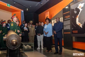 Diplomatic Heritage: President of Burundi Visits the Vietnam Military History Museum in Hanoi - image 1