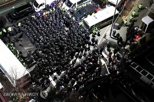 Inside the Dramatic 7-Hour Arrest of South Korea's President: A Rollercoaster Political Crisis - image 3