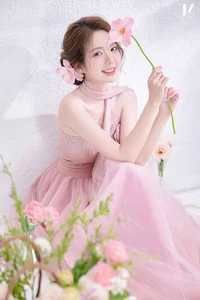 Dreamy Muse Aesthetic: Gentle and Charming Portrait Photography - image 1