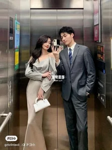 The Art of Couple Outfit Coordination: Mastering the Perfect Modern Elevator Selfie Aesthetic - image 2