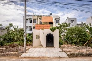 Unique Tube House in Can Tho Featuring Seven Integrated Indoor Gardens - image 10