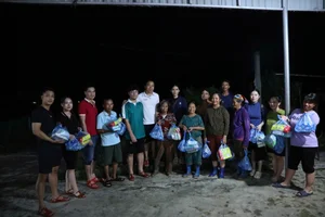 Vietnam Football Captain’s Wife Leads Flood Relief Efforts in Her Hometown - image 1
