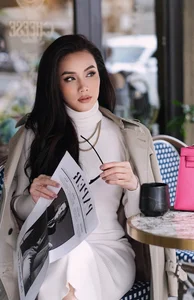 Supermodel Trang Nhung Stunning Comeback After 9 Years of Motherhood - image 3
