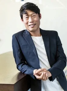 Yoo Hae Jin: How the Unconventional Actor Won a Top Star's Heart - image 8