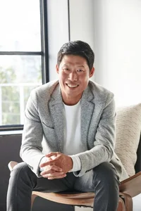 Yoo Hae Jin: How the Unconventional Actor Won a Top Star's Heart - image 6