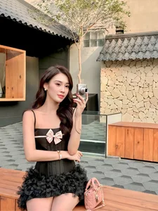 Off-Duty Flight Attendant Stuns with Beauty Queen Style and Fashion - image 4