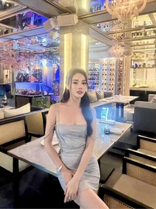 Off-Duty Flight Attendant Stuns with Beauty Queen Style and Fashion - image 1