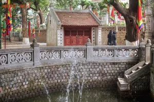 Ancient Mysteries: Explaining the Unusual Symbols at Thang Long’s West Guarding Temple - image 8