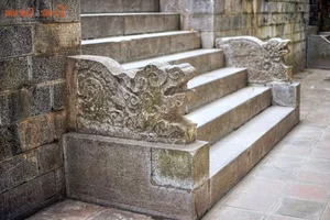 Ancient Mysteries: Explaining the Unusual Symbols at Thang Long’s West Guarding Temple - image 9