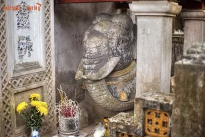 Ancient Mysteries: Explaining the Unusual Symbols at Thang Long’s West Guarding Temple - image 1