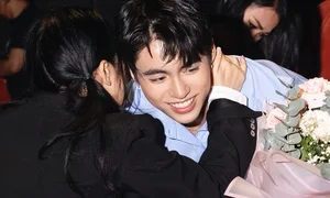 Diva Hong Nhung and Top V-Pop Stars Gather for Mono New MV Launch - image 0