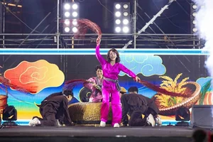 Ly Hai's Daughter Debuts in Lat Mat 8 with Impressive Showcase Performance - image 0