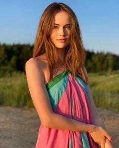 The Stunning Puberty Transformation of the World's Most Beautiful Girl - image 4
