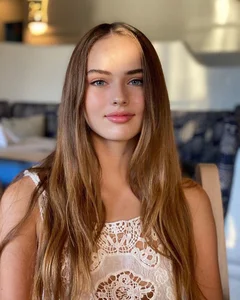 The Stunning Puberty Transformation of the World's Most Beautiful Girl - image 8