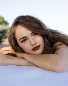 The Stunning Puberty Transformation of the World's Most Beautiful Girl - image 5