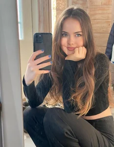 The Stunning Puberty Transformation of the World's Most Beautiful Girl - image 2