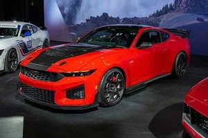 2026 Ford Mustang Dark Horse SC: High Performance Muscle Car Pricing Revealed - image 9
