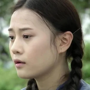 The Pure and Radiant Beauty of Phuong Oanh at the Start of Her Career - image 5