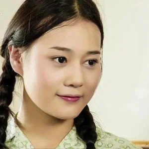 The Pure and Radiant Beauty of Phuong Oanh at the Start of Her Career - image 2