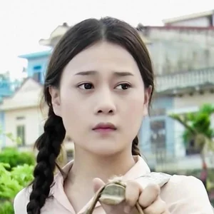 The Pure and Radiant Beauty of Phuong Oanh at the Start of Her Career - image 3