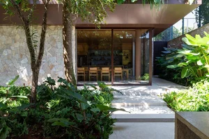 Sustainable Luxury: A 900m2 Villa Designed Around Ancient Trees - image 14