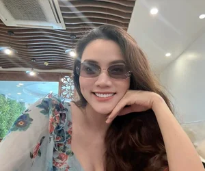 Vietnamese Actress Trang Nhung Stunning Post-Partum Return Two Weeks After Giving Birth - image 1