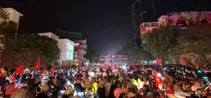 Millions Flood the Streets as Vietnam Celebrates ASEAN Cup 2024 Championship - image 25