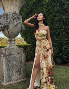 Tien Nguyen and Mother Thuy Tien Dazzle in Fairytale Wedding Guest Outfits - image 7