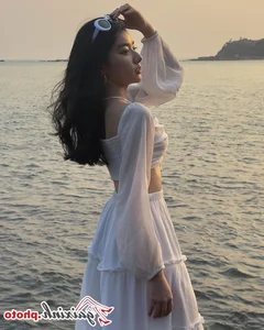 Exploring the Charming Style of TikTok Star Quynh Truong - image 2