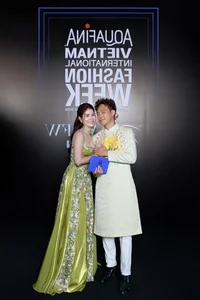AVIFW Red Carpet: Miss Bui Quynh Hoa and Phan Phuong Oanh Dazzle - image 17