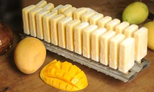 Discover Hanoi’s Unique Salt-Dipped Fruit Ice Cream: A Creative Twist on Mexican Paletas - image 6
