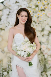 Five Exquisite Wedding Dress Styles Worn by Miss Universe Vietnam Khanh Van - image 4