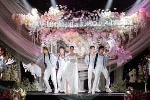 Five Exquisite Wedding Dress Styles Worn by Miss Universe Vietnam Khanh Van - image 6
